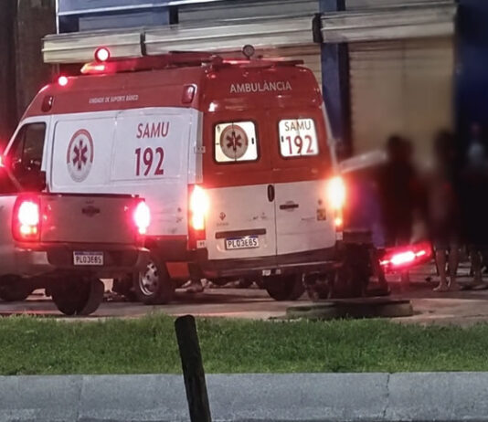 Suspeito de jogar soda cáustica na ex-companheira foi preso após ser agredido por populares em Santo Antônio de Jesus; Polícia Civil assumiu investigação