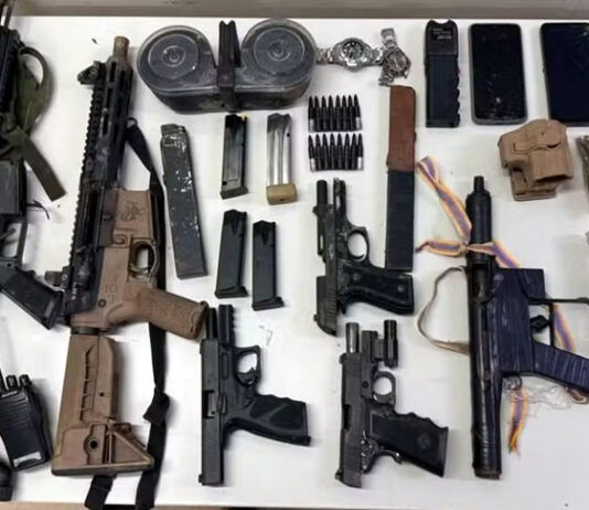 Polícia atinge marca de 4 mil armas apreendidas na Bahia após operação da RONDESP em bairro de Salvador