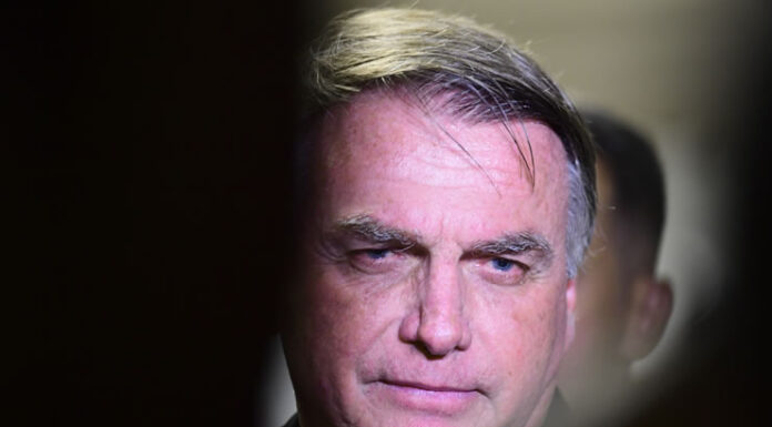 PGR defende que Jair Bolsonaro siga na prisão domiciliar e que arma apreendida em blitz no DF seja retida; confira mais