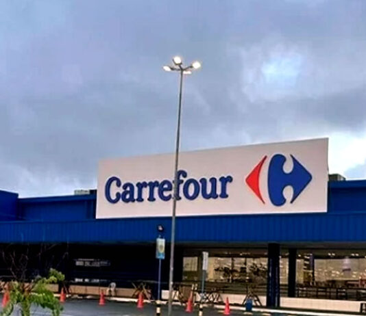 Carrefour é condenado a pagar R$ 200 mil por demissão em massa sem negociação prévia na Bahia
