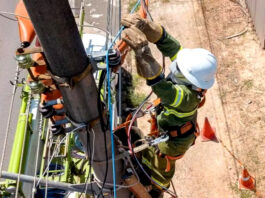 ANEEL aplicou multa recorde de R$ 82,7 milhões à Coelba por irregularidades em conexão de energia solar na Bahia; veja