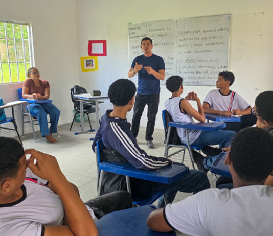 Estudo revela que 37,3% dos jovens abandonam a escola antes de concluir a educação básica