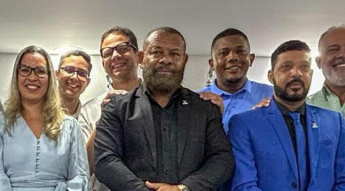 Presidente da Câmara de Lauro de Freitas renuncia ao cargo após ser preso por agredir mulher