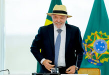 Lula consulta aliados próximos e adia decisão sobre participação em debates presidenciais do primeiro turno