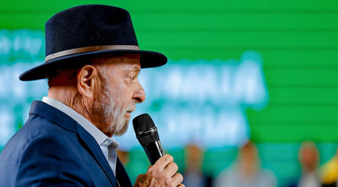 Após derrota na Copa, Lula alfineta Seleção Brasileira e diz: ‘Só voltou um jogador, o resto ficou tudo para lá’