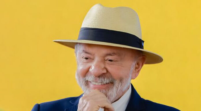 Após tarifaço: Lula fala que quer travar guerra da verdade e que Trump tem que aprender a usar arma da palavra