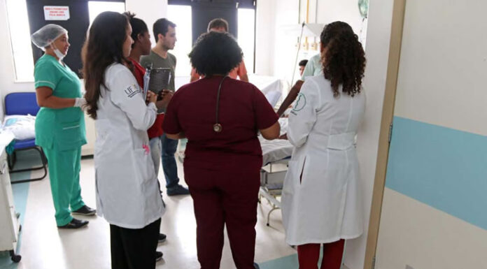 Ministério da Saúde anuncia na Bahia edital com 103 vagas imediatas para provimento de médicos especialistas
