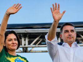 Michelle grava vídeo para convenção do PL e menciona Flávio apenas uma vez: ‘Que Deus abençoe sua candidatura’