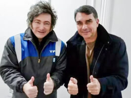Milei chega ao Brasil para apoiar Flávio Bolsonaro na convenção do PL