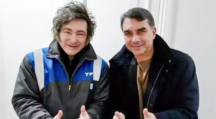 Milei chega ao Brasil para apoiar Flávio Bolsonaro na convenção do PL