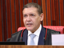 Nunes Marques vai ser relator no TSE de representação do PL sobre suposta rede de perfis na Meta contra Flávio; confira