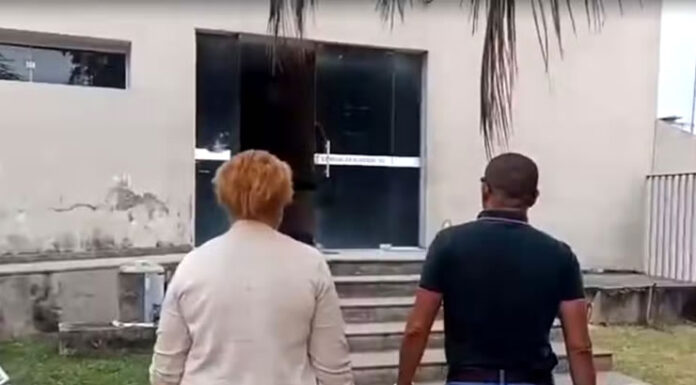 Cuidadora de idosa é presa na Bahia suspeita de desviar cerca de R$ 100 mil da paciente para gastar em apostas
