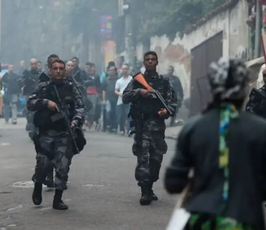 Estudo diz que 64,8% dos mortos em operações policiais no Brasil em 2025 eram jovens negros de até 29 anos