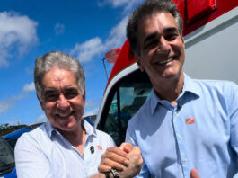 Robinson Almeida e Zé Neto entregam nova ambulância do SAMU e microônibus TFD para reforçar saúde de SAJ