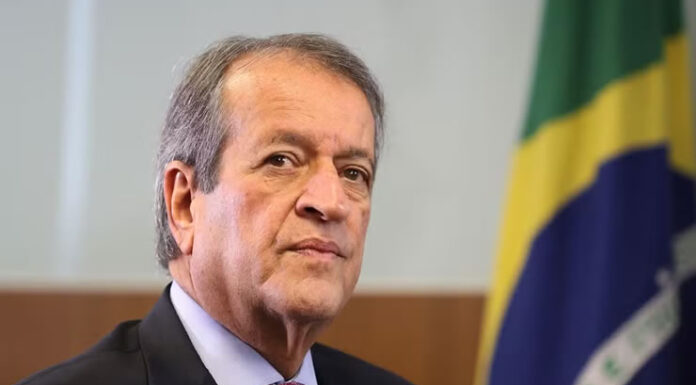 ‘Não podemos sair brigando dentro de casa’, diz presidente do PL sobre atritos entre Michelle e Flávio Bolsonaro