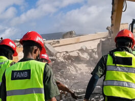 Um mês após terremotos, Venezuela admite até 10 mil mortos e tem relatos de 30 mil desaparecidos