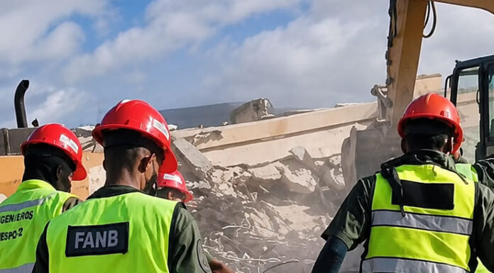 Um mês após terremotos, Venezuela admite até 10 mil mortos e tem relatos de 30 mil desaparecidos